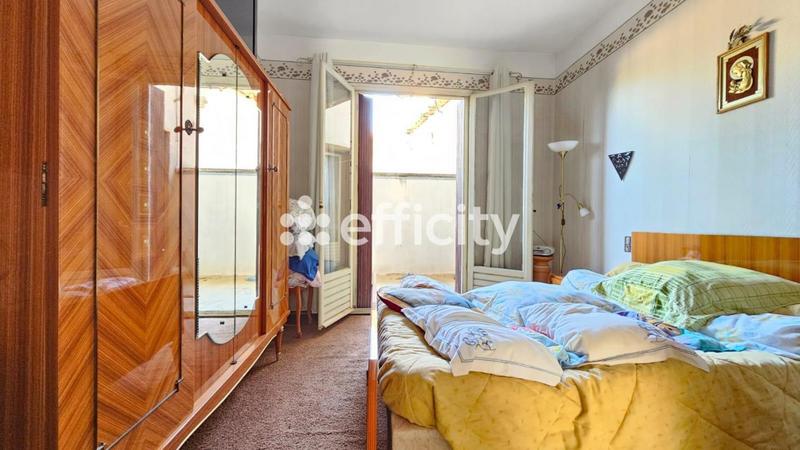 Maison - 250 m² - 8 pièces