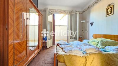 Maison - 250 m² - 8 pièces