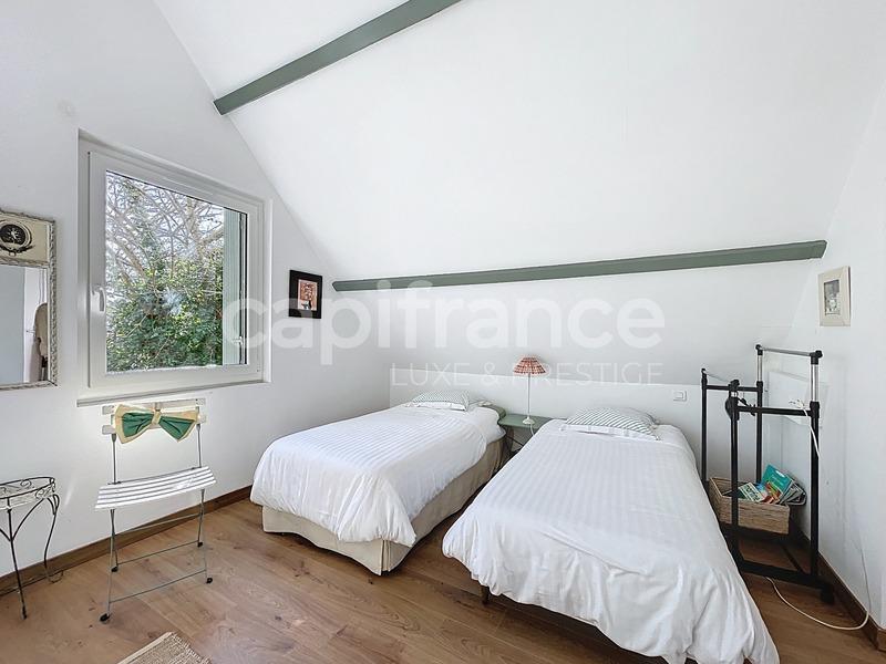 Propriété - 393 m² - 13 pièces