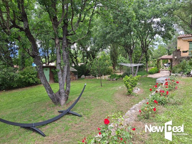 Maison - 245 m² - 7 pièces