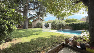 Maison - 176 m² - 8 pièces