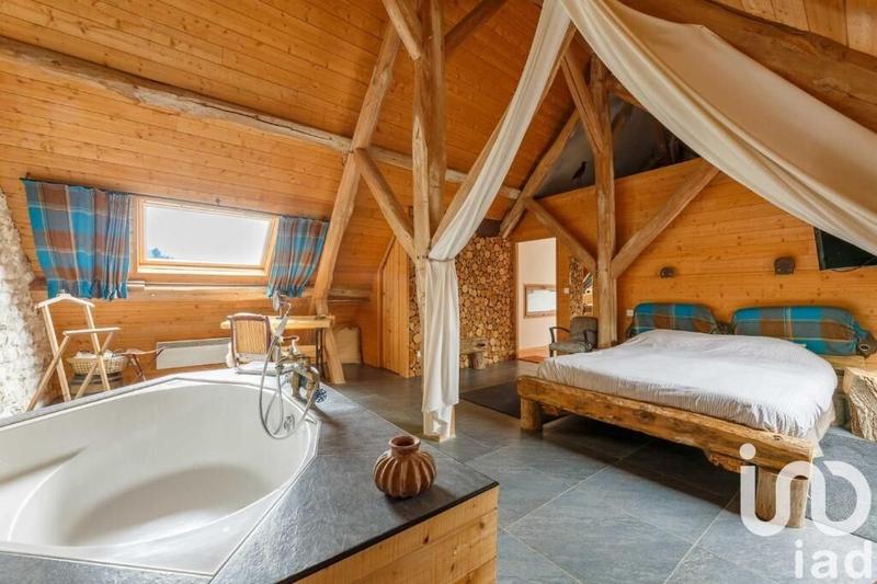 Maison - 815 m² - 20 pièces