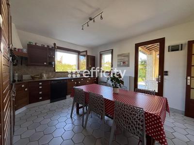 Maison - 183 m² - 6 pièces