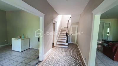 Maison - 200 m² - 11 pièces