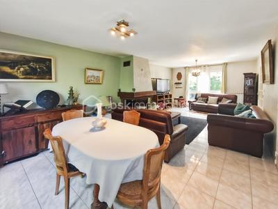 Maison - 101 m² - 6 pièces