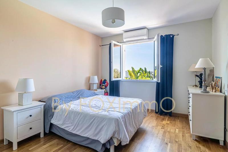 Villa - 225 m² - 6 pièces