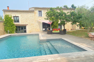 Maison - 307 m² - 7 pièces