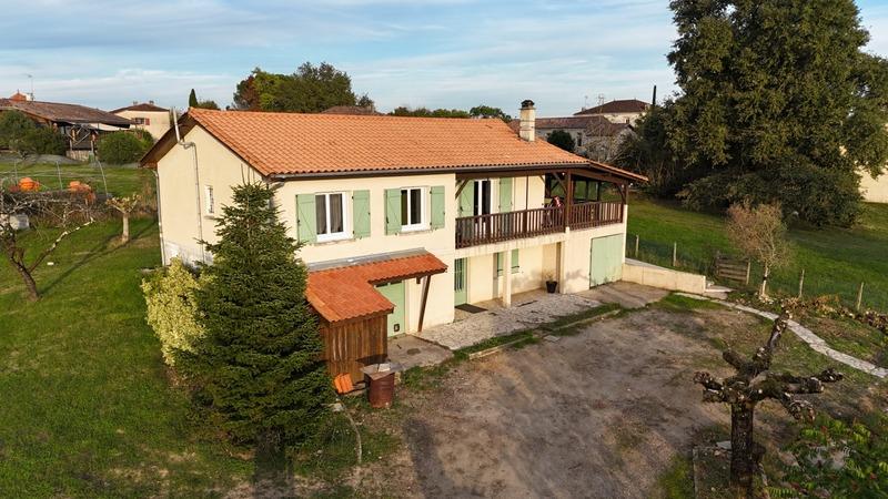 Maison - 98 m² - 5 pièces