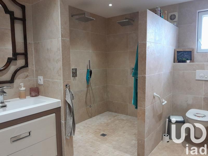 Maison - 232 m² - 8 pièces