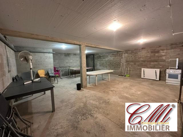 Maison - 385 m² - 11 pièces