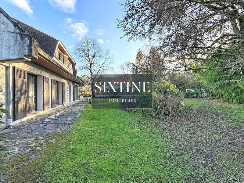 Maison - 186 m² - 8 pièces