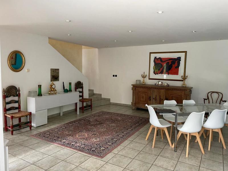 Villa - 227 m² - 6 pièces