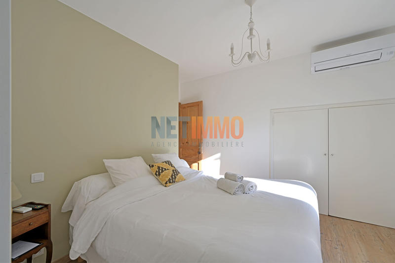 Villa - 215 m² - 8 pièces