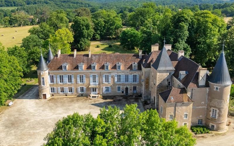 Manoir - 1 500 m² - 35 pièces