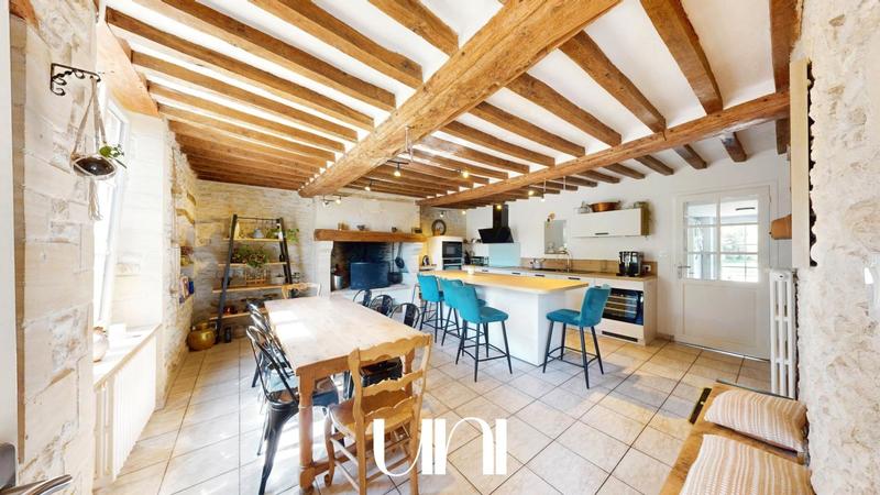 Maison - 360 m² - 12 pièces