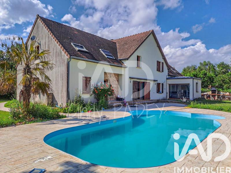 Maison - 310 m² - 12 pièces