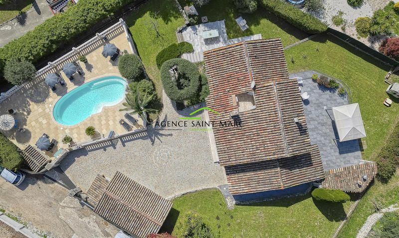 Villa - 185 m² - 7 pièces