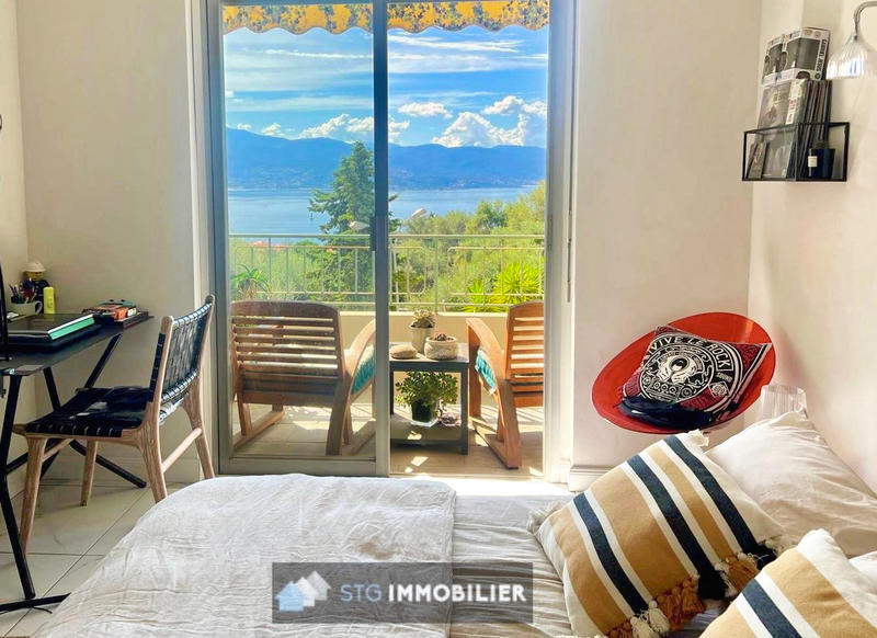 Appartement - 90 m² - 3 pièces