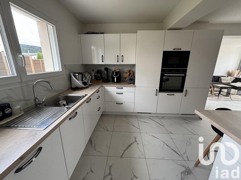 Maison - 104 m² - 4 pièces