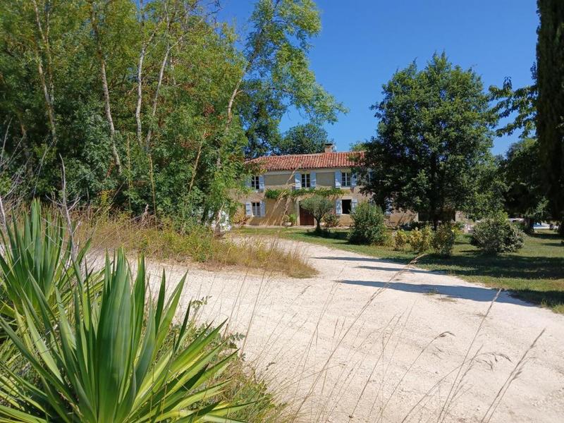 Maison - 228 m² - 8 pièces