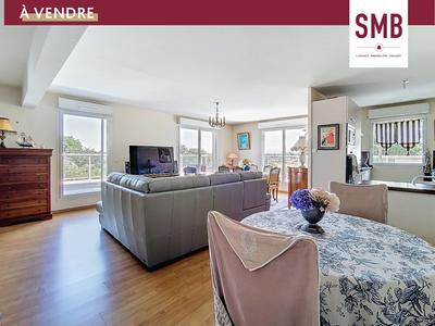 Appartement sur toit - 106 m² - 4 pièces