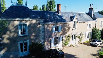Maison de maîtres - 355 m² - 8 pièces