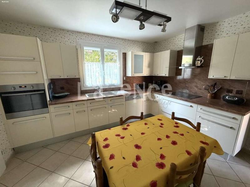 Maison - 165 m² - 8 pièces