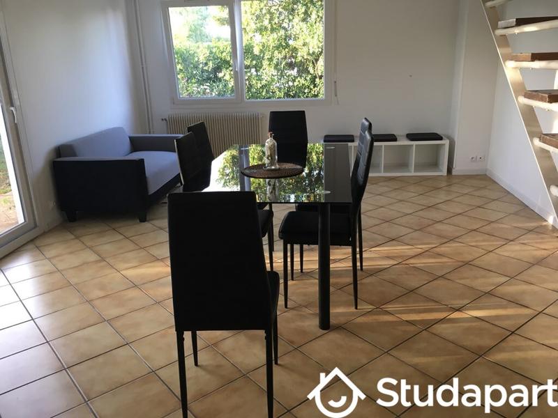 Chambre - 9 m² - 1 pièce