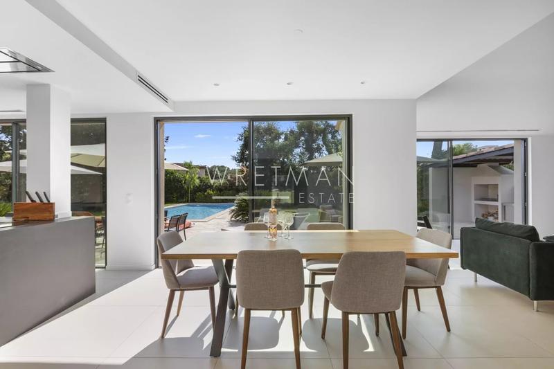 Villa - 220 m² - 6 pièces