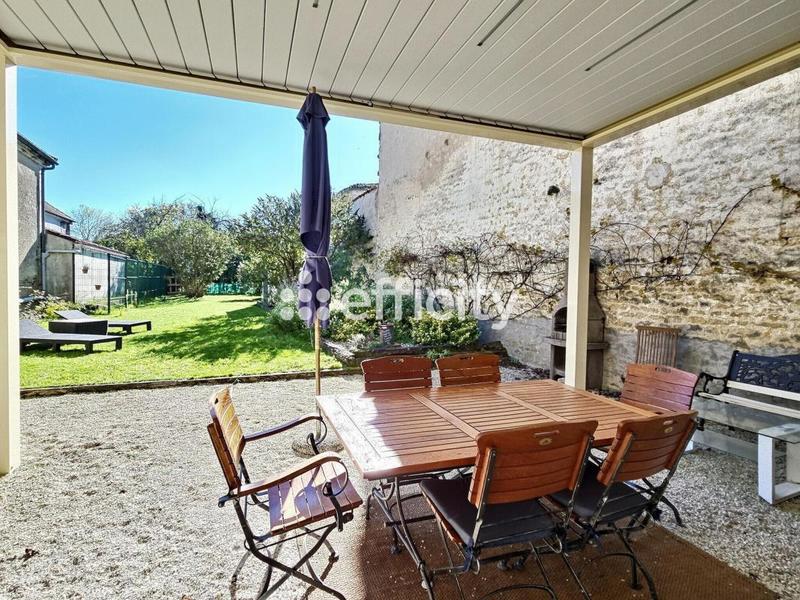 Maison - 204 m² - 6 pièces