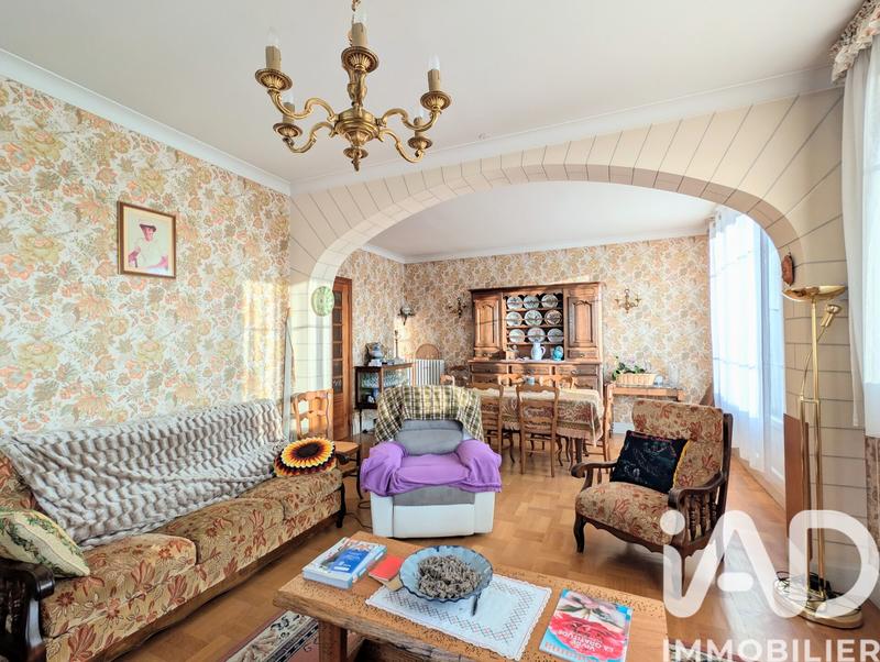 Maison - 196 m² - 9 pièces