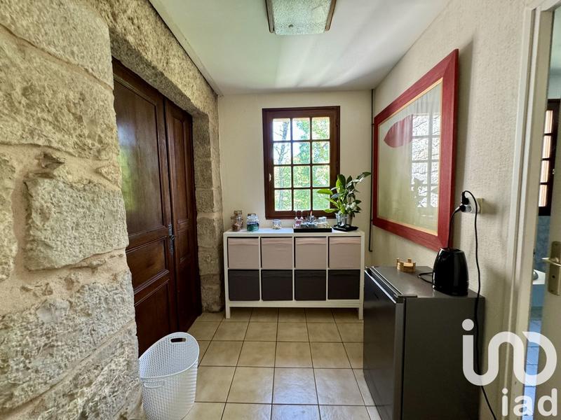 Maison - 1 600 m² - 15 pièces