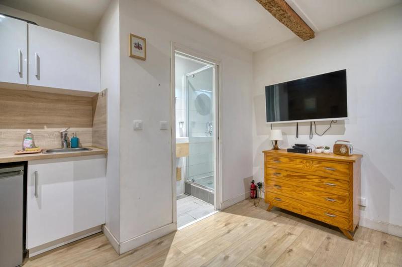 Studio - 14 m² - 1 pièce