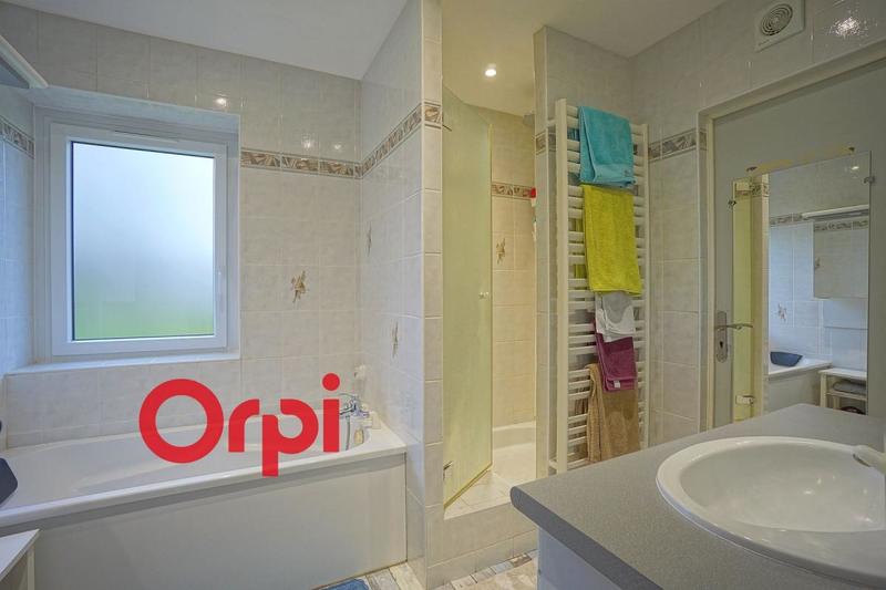 Maison - 136 m² - 4 pièces