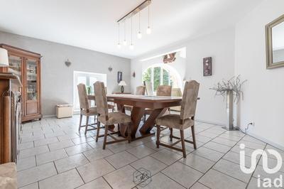 Maison - 353 m² - 13 pièces