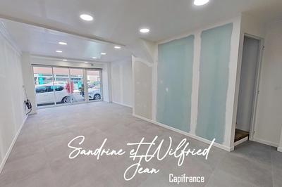 Local commercial - 132 m² - 8 pièces