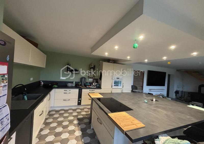 Maison - 245 m² - 7 pièces