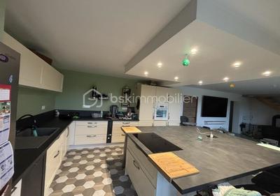 Maison - 245 m² - 7 pièces