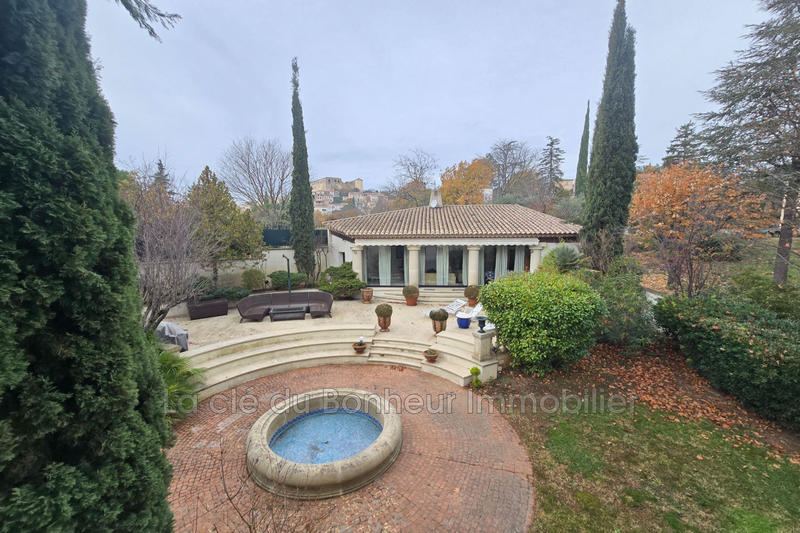 Demeure - 255 m² - 7 pièces