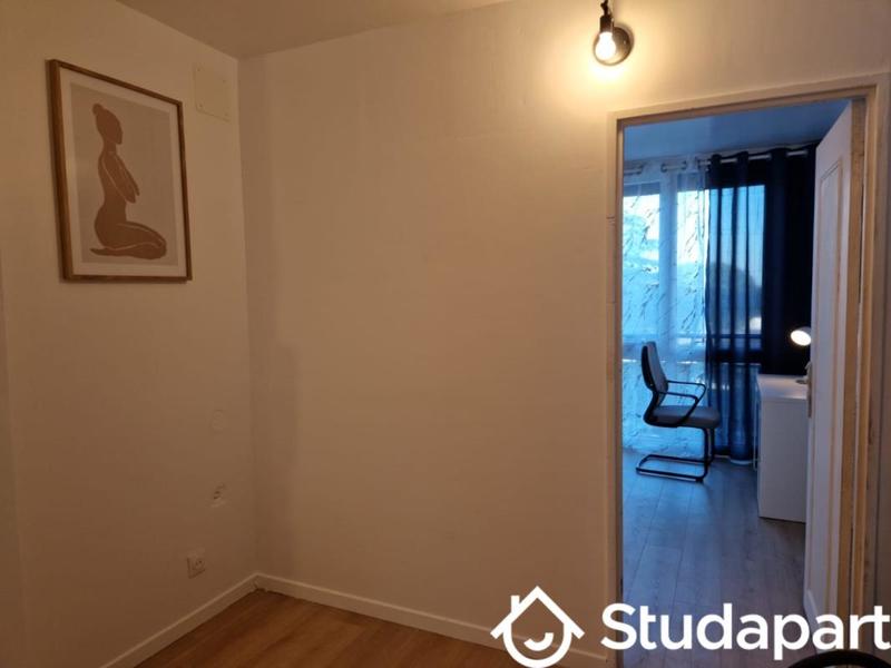 Chambre - 9 m² - 1 pièce