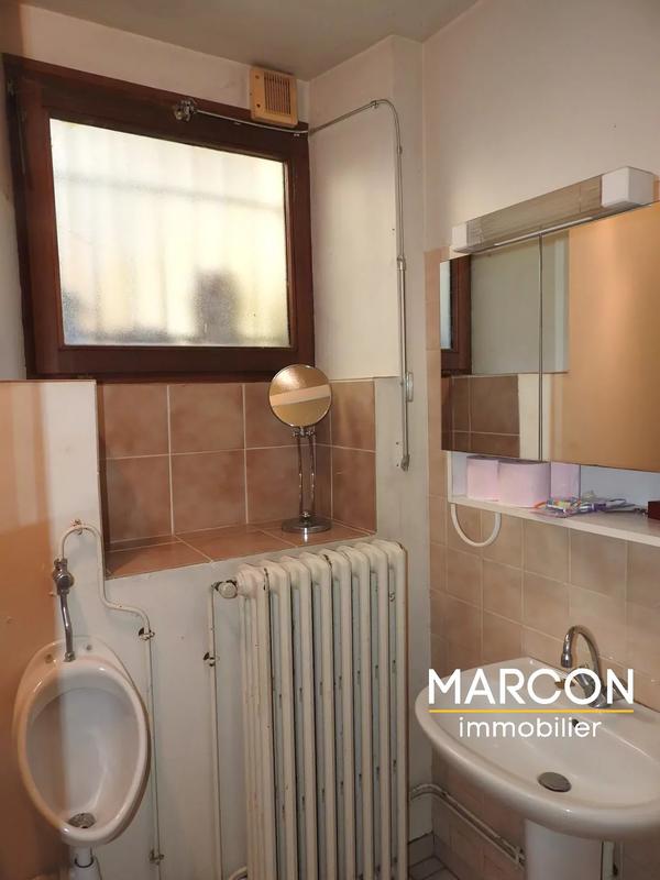 Maison - 214 m² - 8 pièces