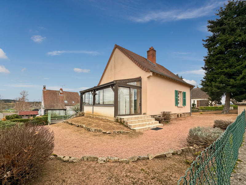 Maison - 93 m² - 5 pièces