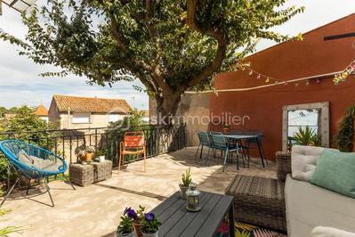 Demeure - 201 m² - 8 pièces