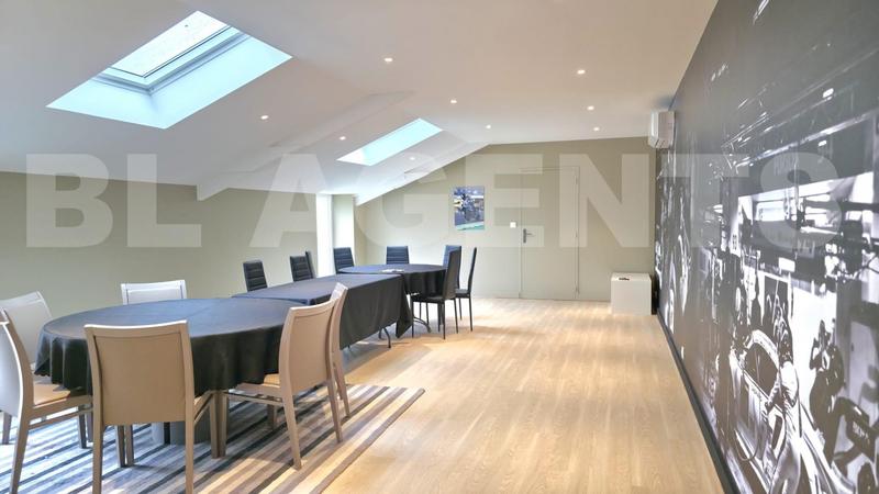 Maison - 570 m² - 13 pièces