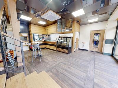Local commercial - 100 m² - 5 pièces