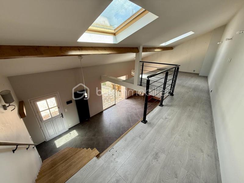 Maison - 240 m² - 9 pièces