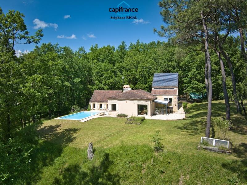 Propriété - 250 m² - 7 pièces