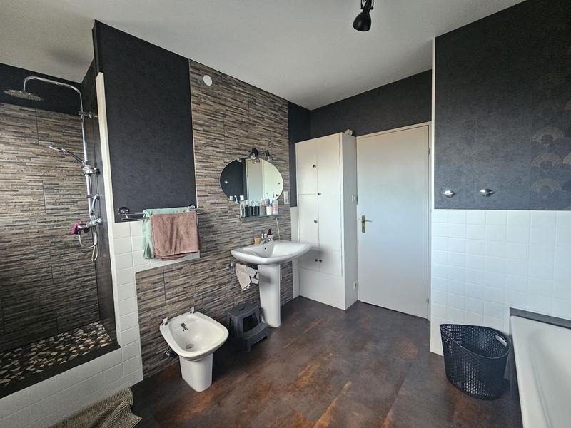 Maison - 102 m² - 5 pièces