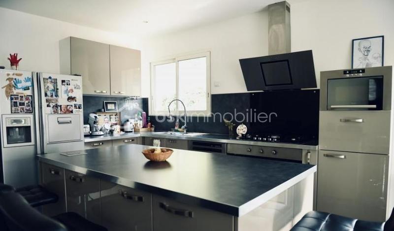 Maison - 367 m² - 13 pièces