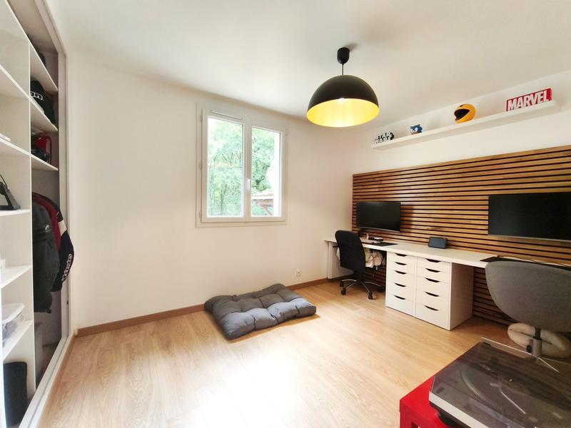 Maison traditionnelle - 170 m² - 9 pièces